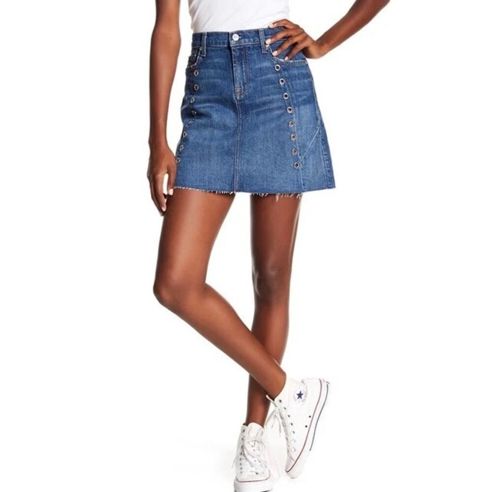 EUC 7 For All Mankind‎ Denim Mini Skirt Sz 27 Grommet Detail Medium Wash Raw Hem